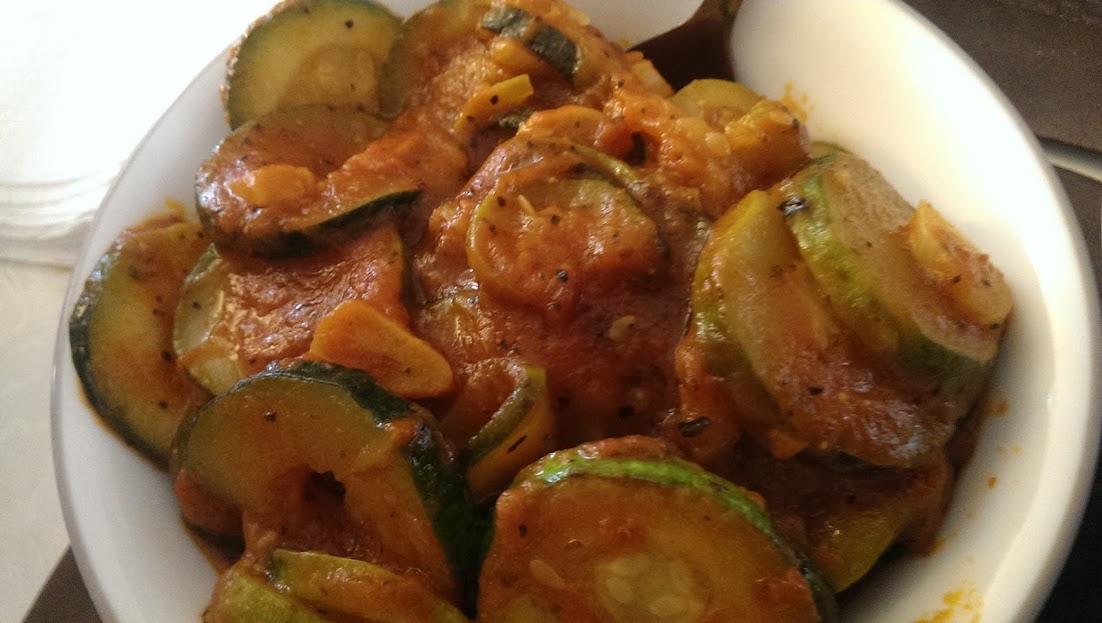 Zucchini In Tomato Sauce – mushroompasta
